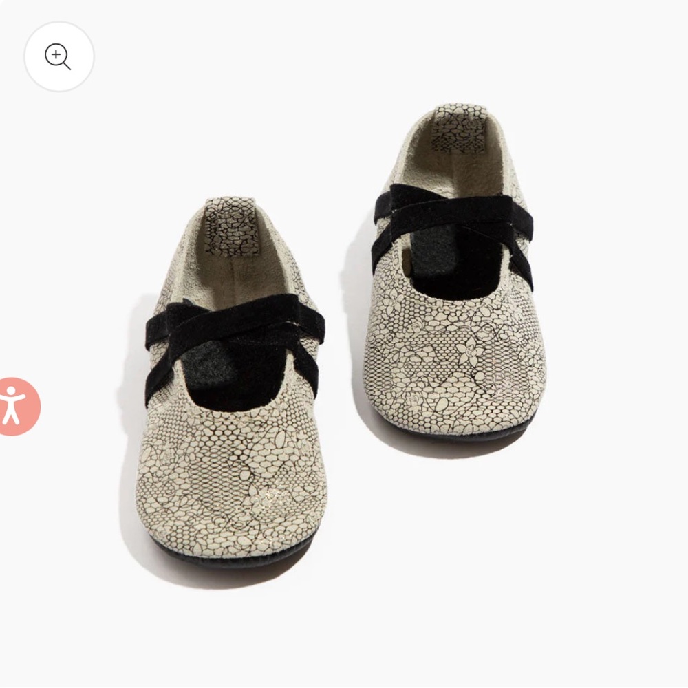 Freshly picked lace ballet shoes (hard soles)